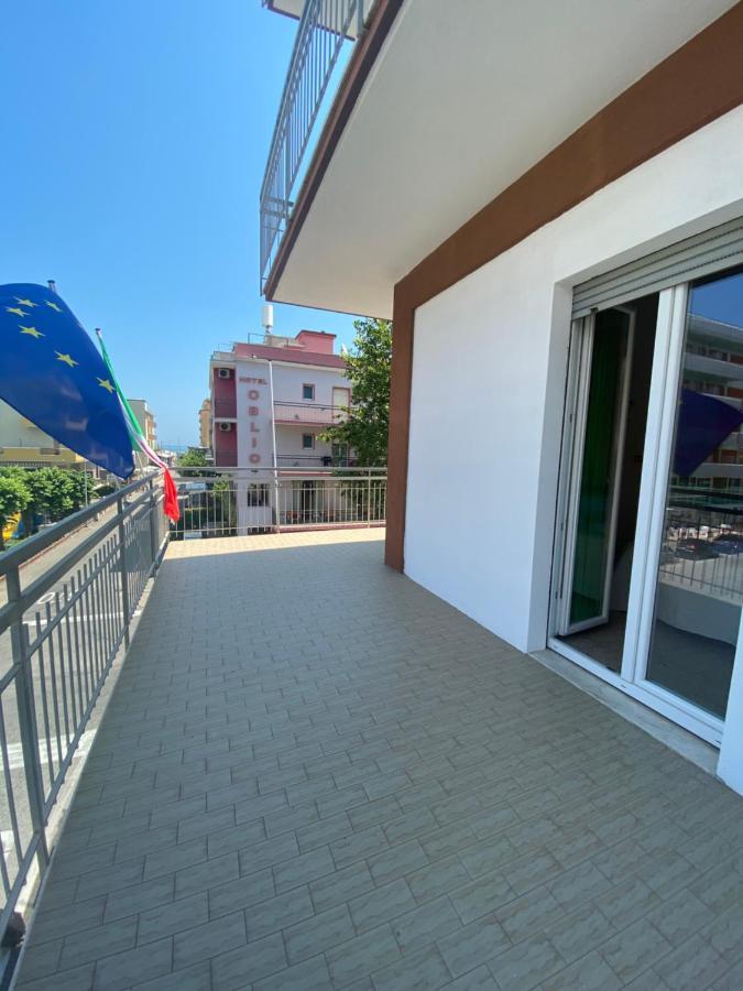 Hotel Nova Dhely Rimini Exterior photo